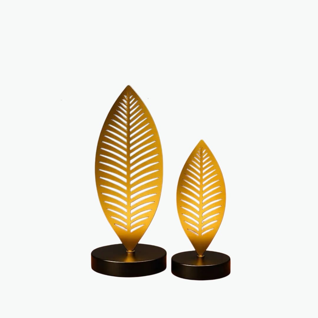 GOLDEN METAL LEAF 0 قطعة أثاث فينة من المعدن على شكل ورقة على حامل خشبي