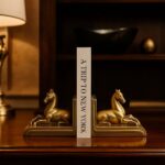 حامل كتب على شكل حصان ذهبي – طقم