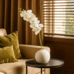 زهور اصطناعية مختلطة جذابة