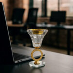 مبخرة كريستالية بحلقة من الكريستال الذهبي