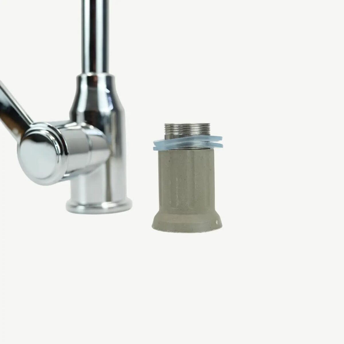 صنبور حوض كروم بمقبض واحد وتصميم انسيابي