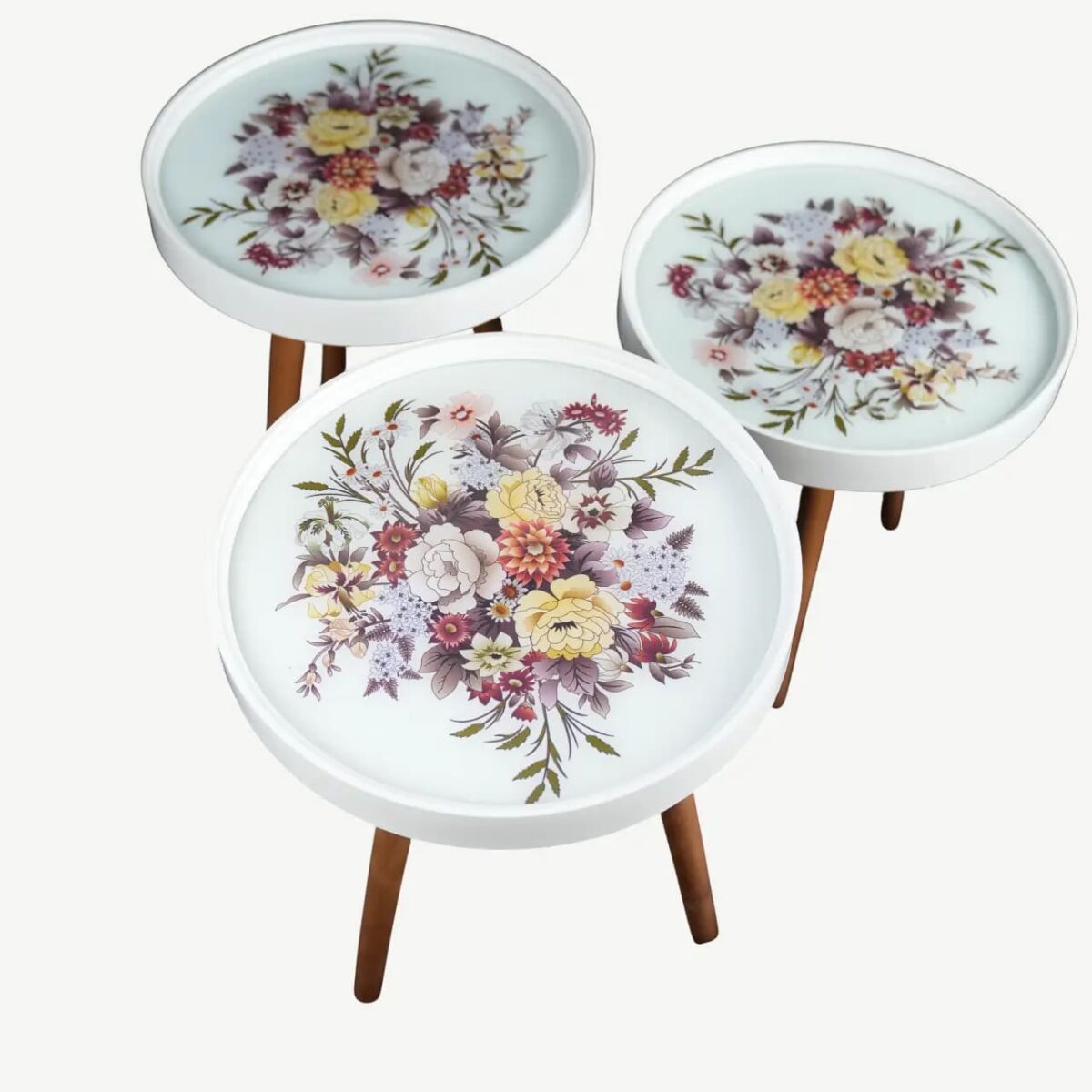 طقم من 3 طاولات جانبية متداخلة بتصميم عصري