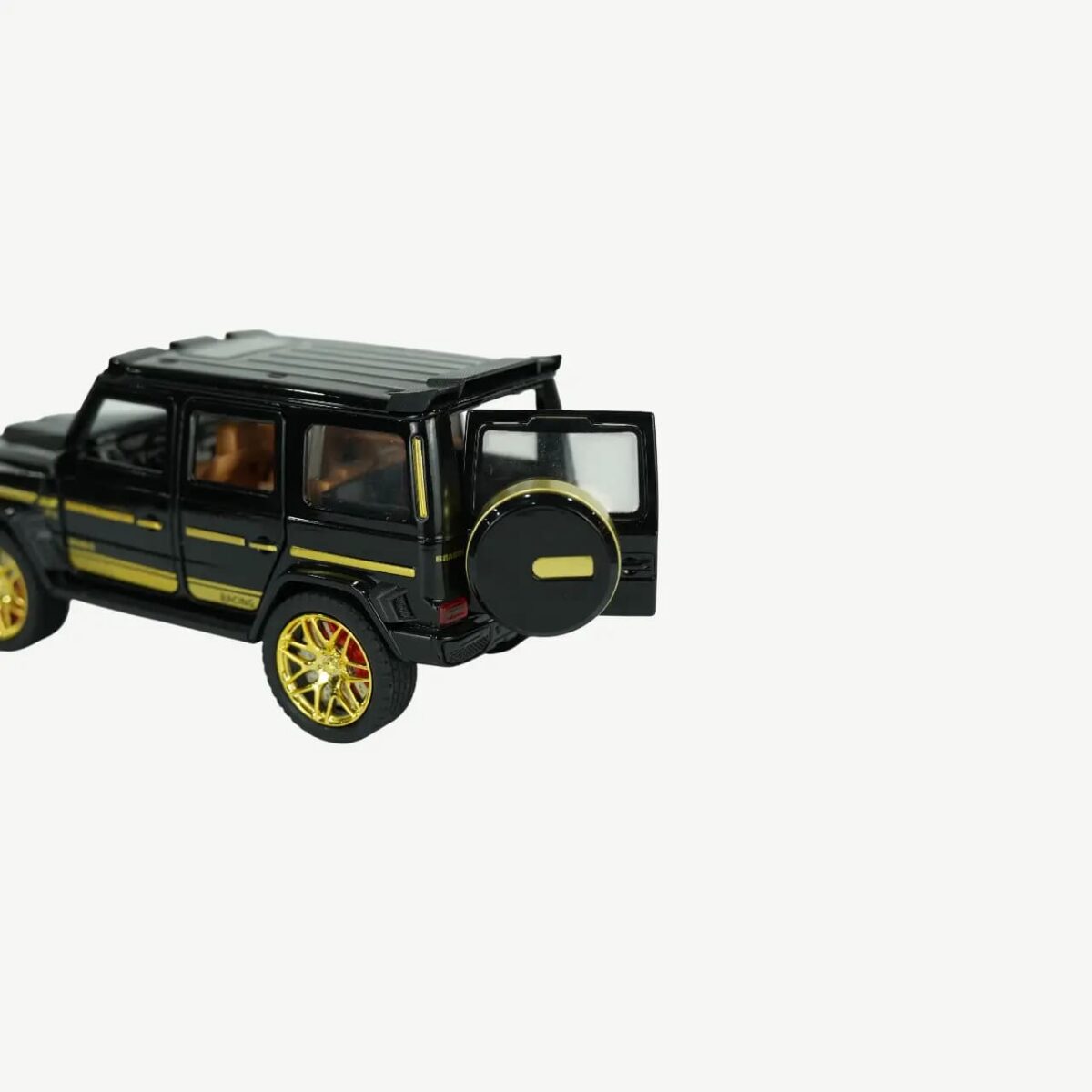 موديل سيارة SUV سوداء