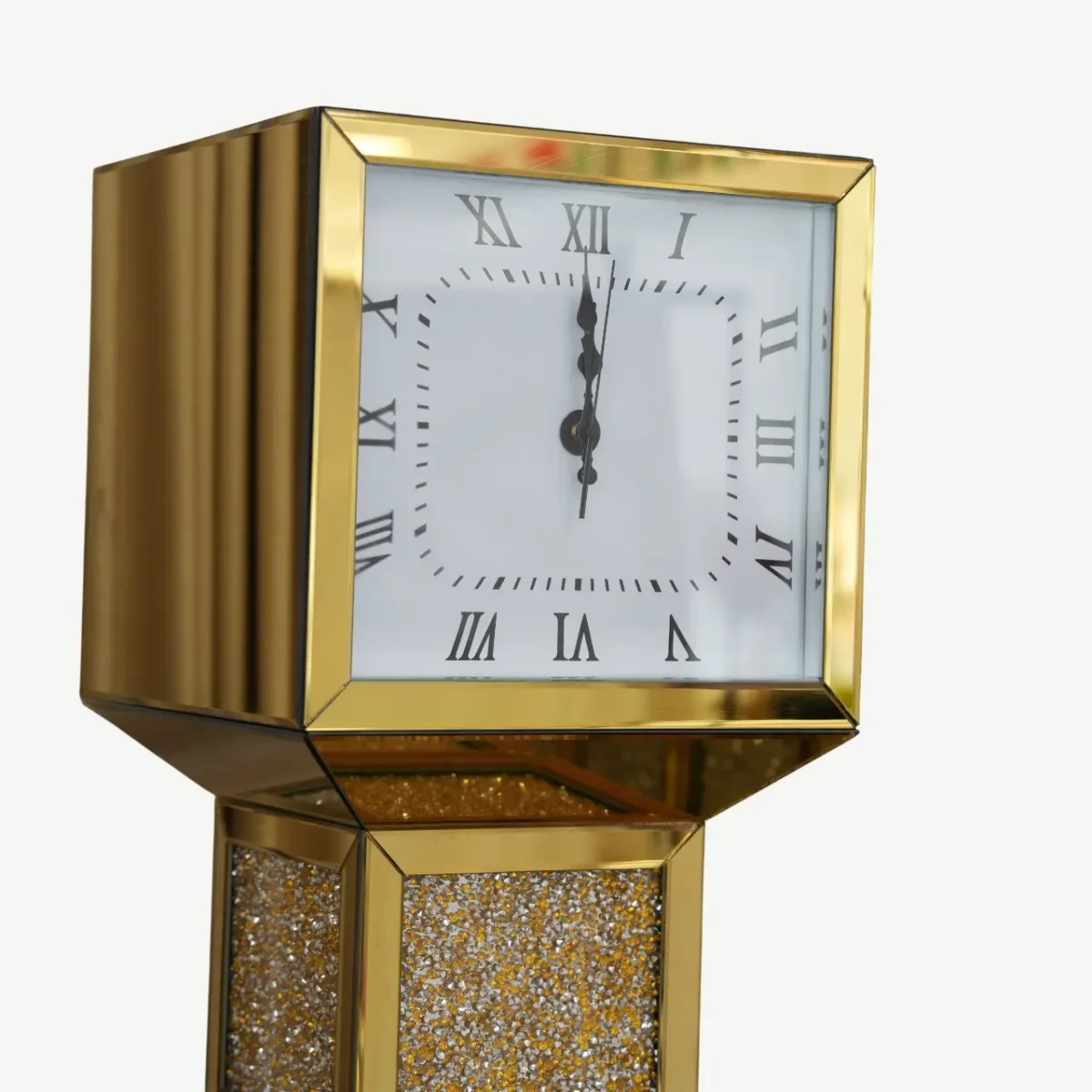 ساعة الحائط التقليدية