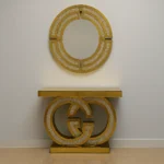 كونسول غوتشي مع مرآة