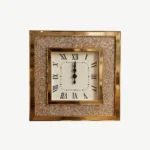 ساعة حائط مربعة