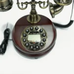هاتف أرضي سلكي قديم الطراز